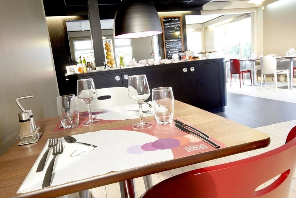 Campanile Avallon Sauvigny-le-Bois Restaurant photo